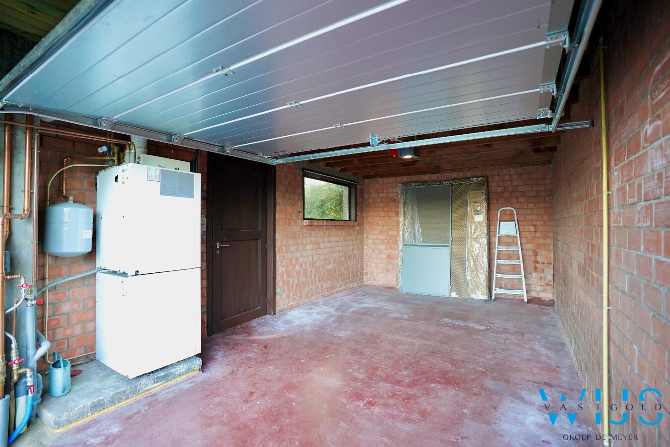 Halfopen bebouwing op mooi perceel van 951 m² te Oosteeklo 