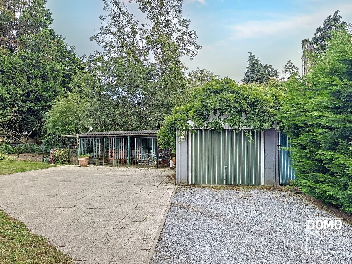 Ruime woning met tuin, inpandige garage en 4 slaapkamers in Linkhout. 