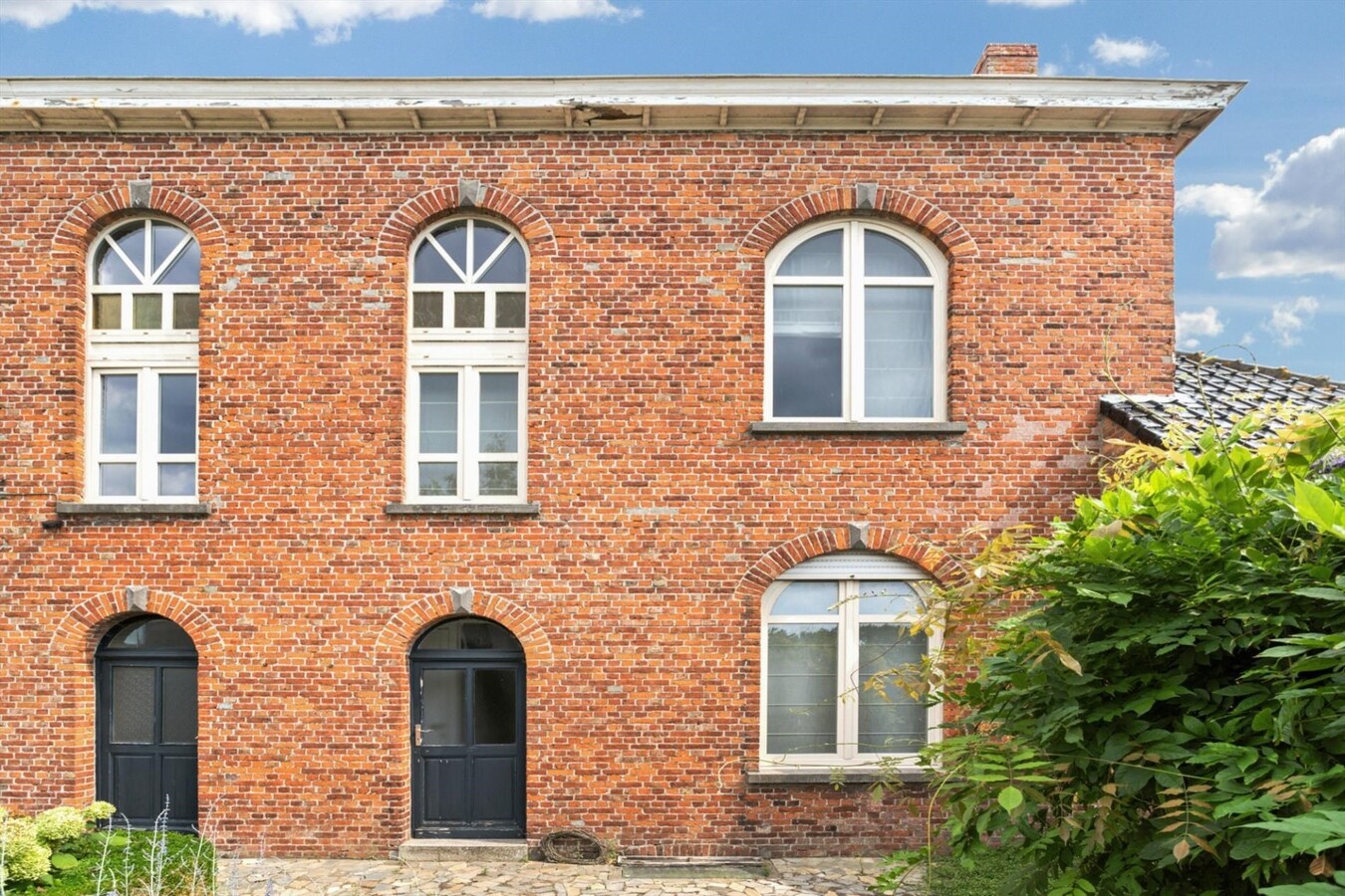 Ruime karakterwoning op groot perceel van 953m² 