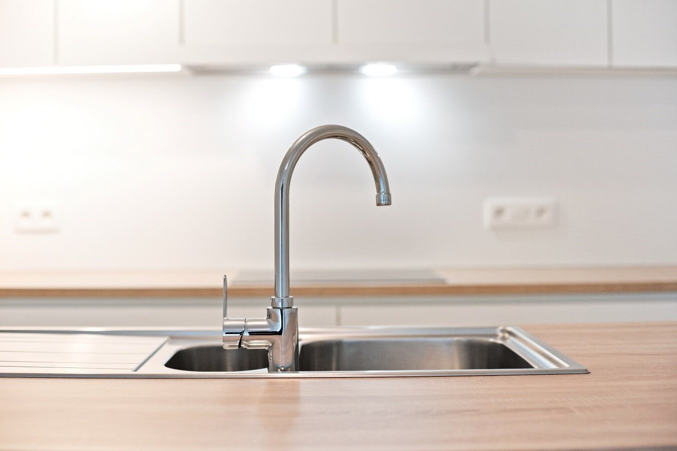 Ruim en energiezuinig 2-slaapkamerappartement met twee terrassen in centrum Ieper! 