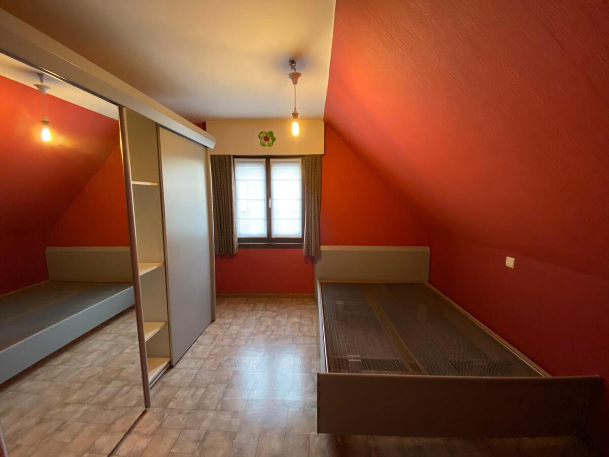 Rustig gelegen halfopen bebouwing met 3 slaapkamers 