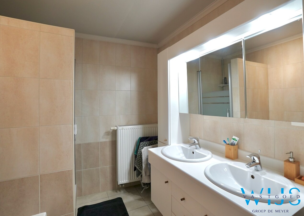 Instapklaar appartement met terras en aparte garage te ERTVELDE ! 