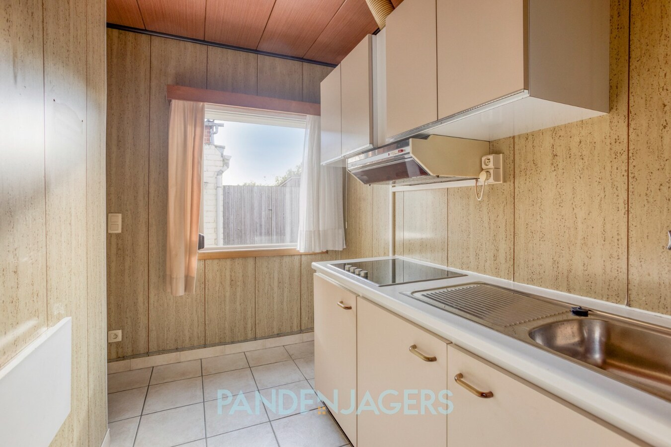 Landelijk gelegen rijwoning met garage te Koningshooikt 