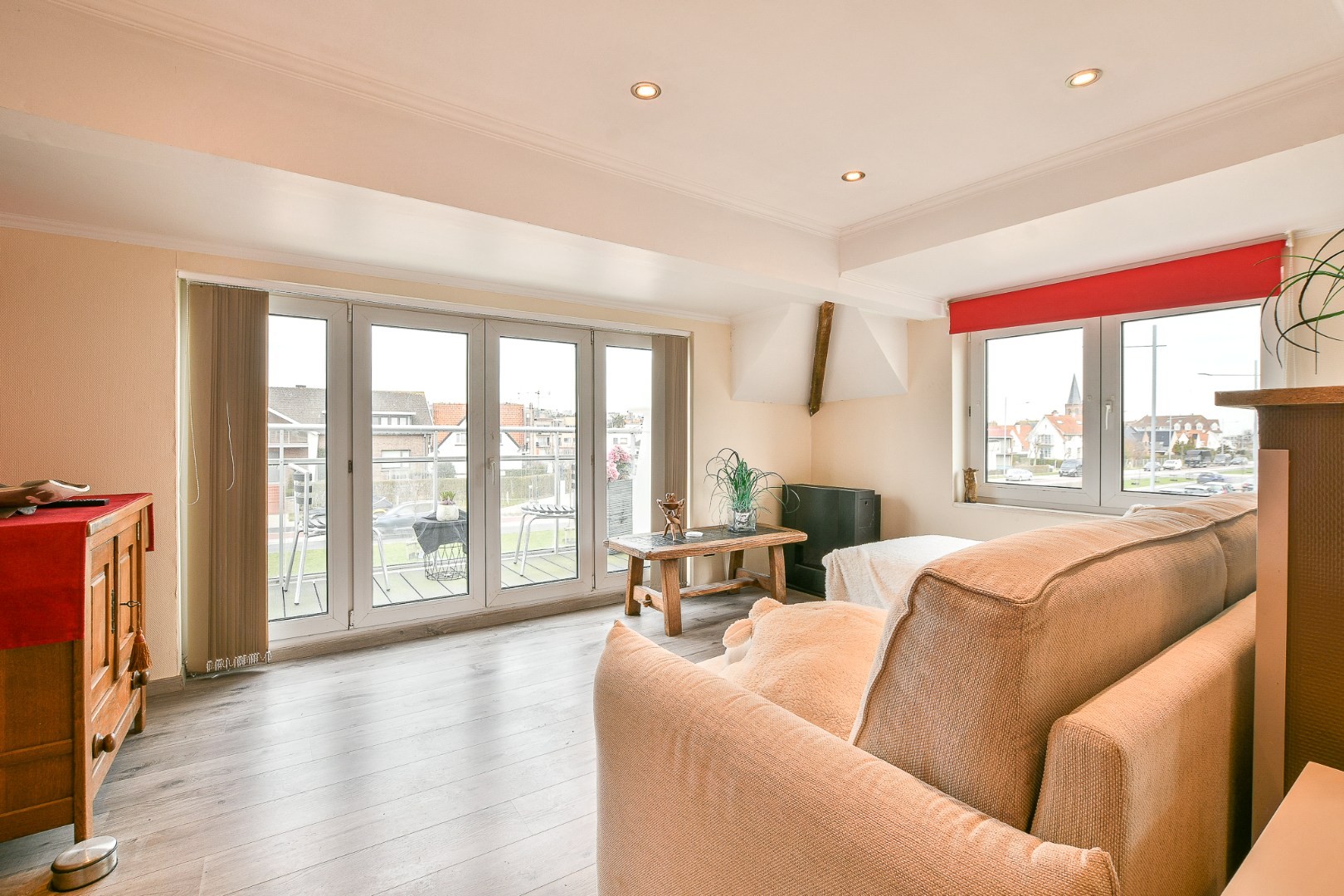 Ruime woning met veel mogelijkheden, carport en 2 parkeerplaatsen - vlakbij centrum &amp; zee! 