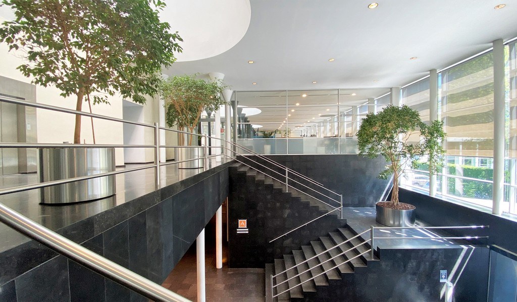 Gerenoveerde kantoren te huur in Crepain gebouw te Gent