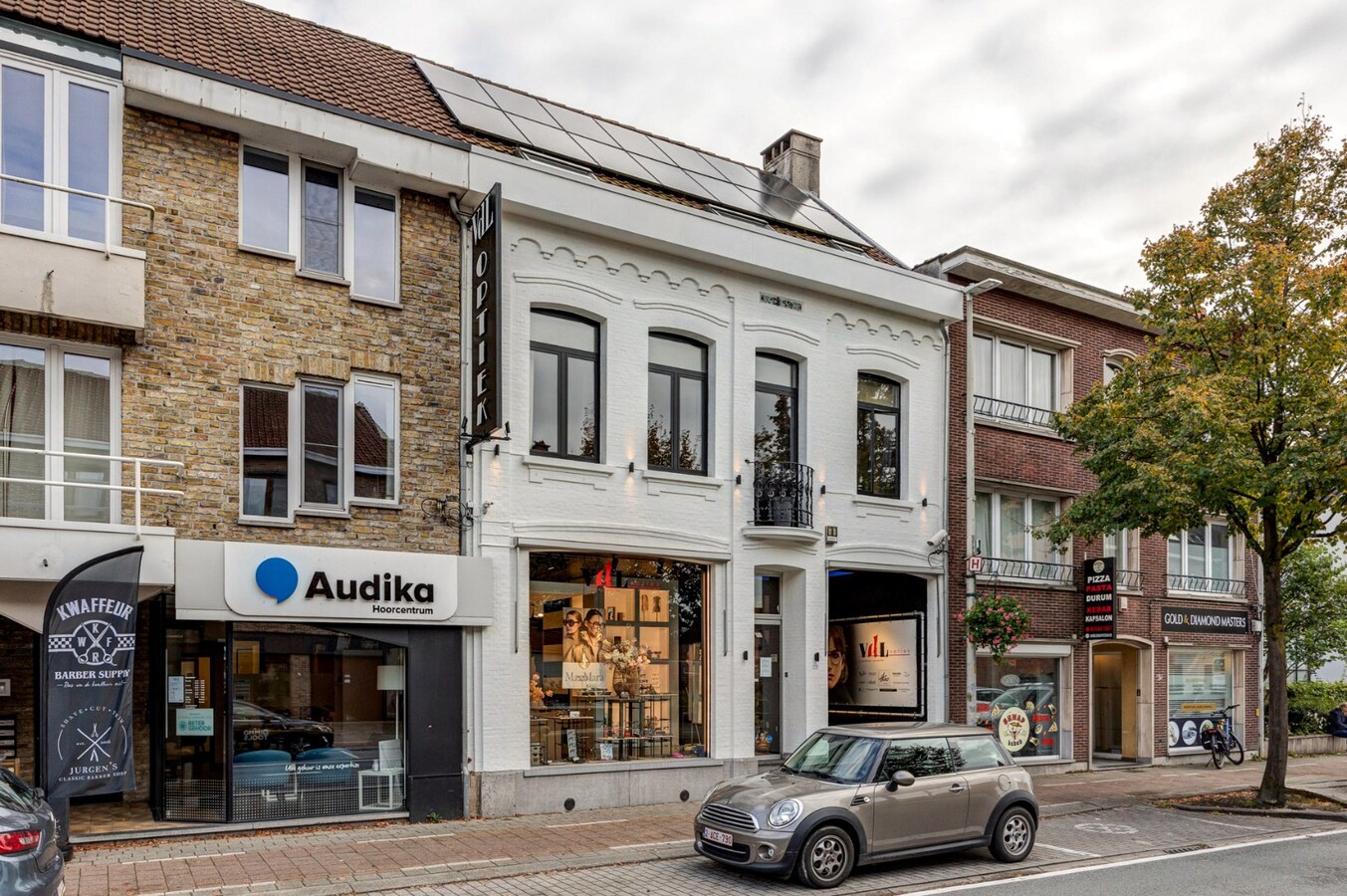 Volledig gerenoveerd dakappartement in centrum Sint-Antonius 