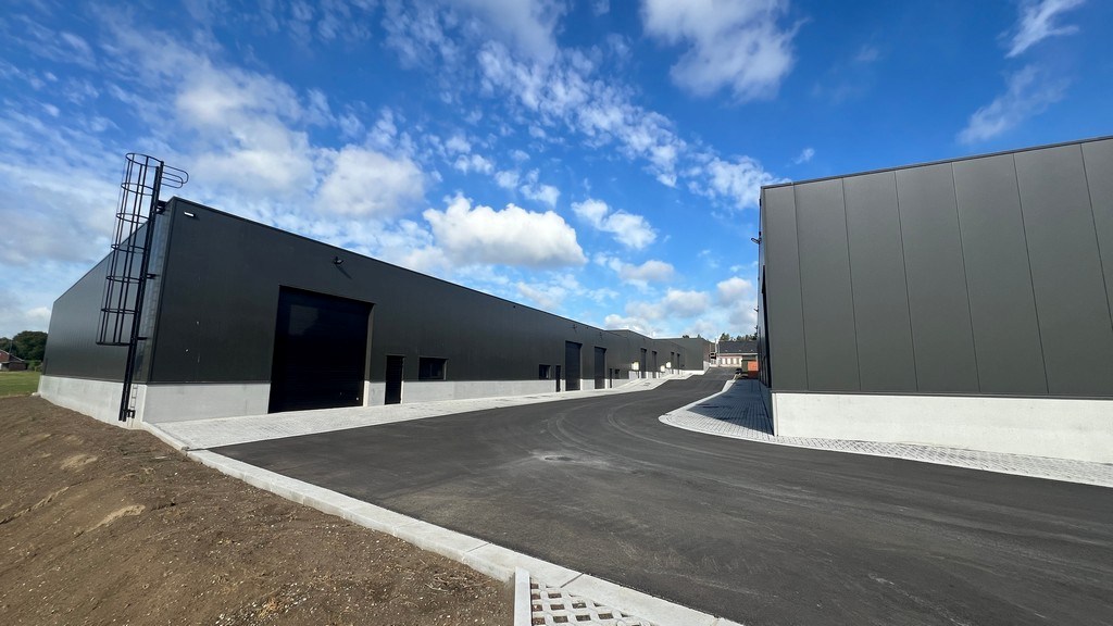 Nieuwbouw magazijnen en showroom te koop in MG Park Arsela in Tielt