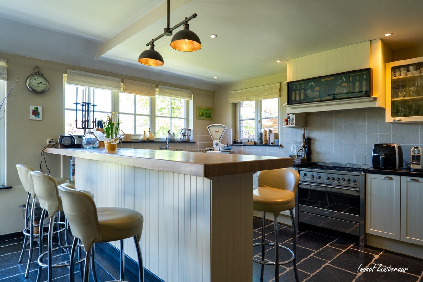 Prachtige woning met paardenfaciliteiten in rustige omgeving op ca. 9.983 m² te Berlaar (met optie aankoop aanpalende weides op ca.12.966 m²) 