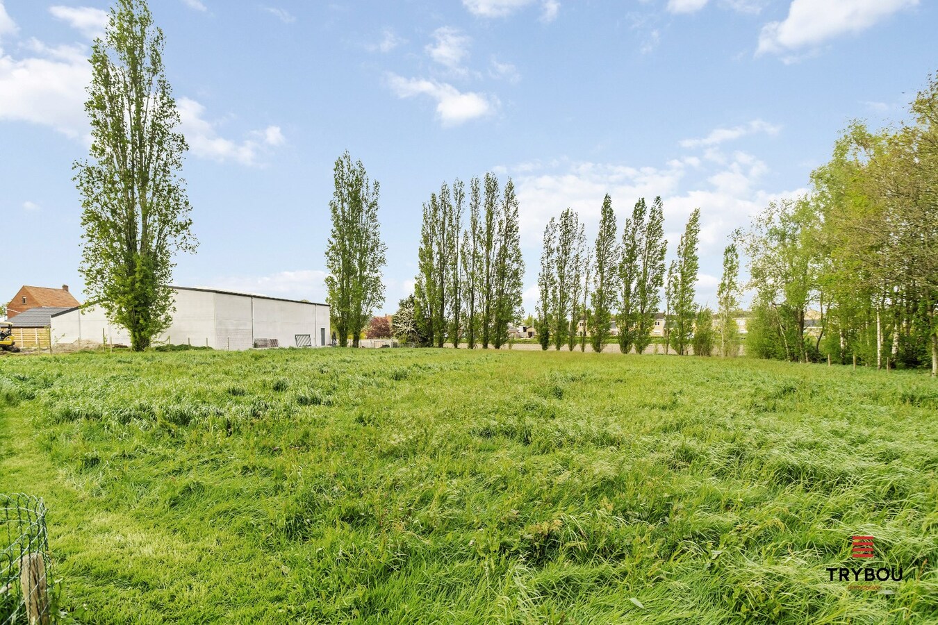 Halfvrijstaande woning met 5 slaapkamers en bijgebouw op 5488 m³ te Jonkershove 