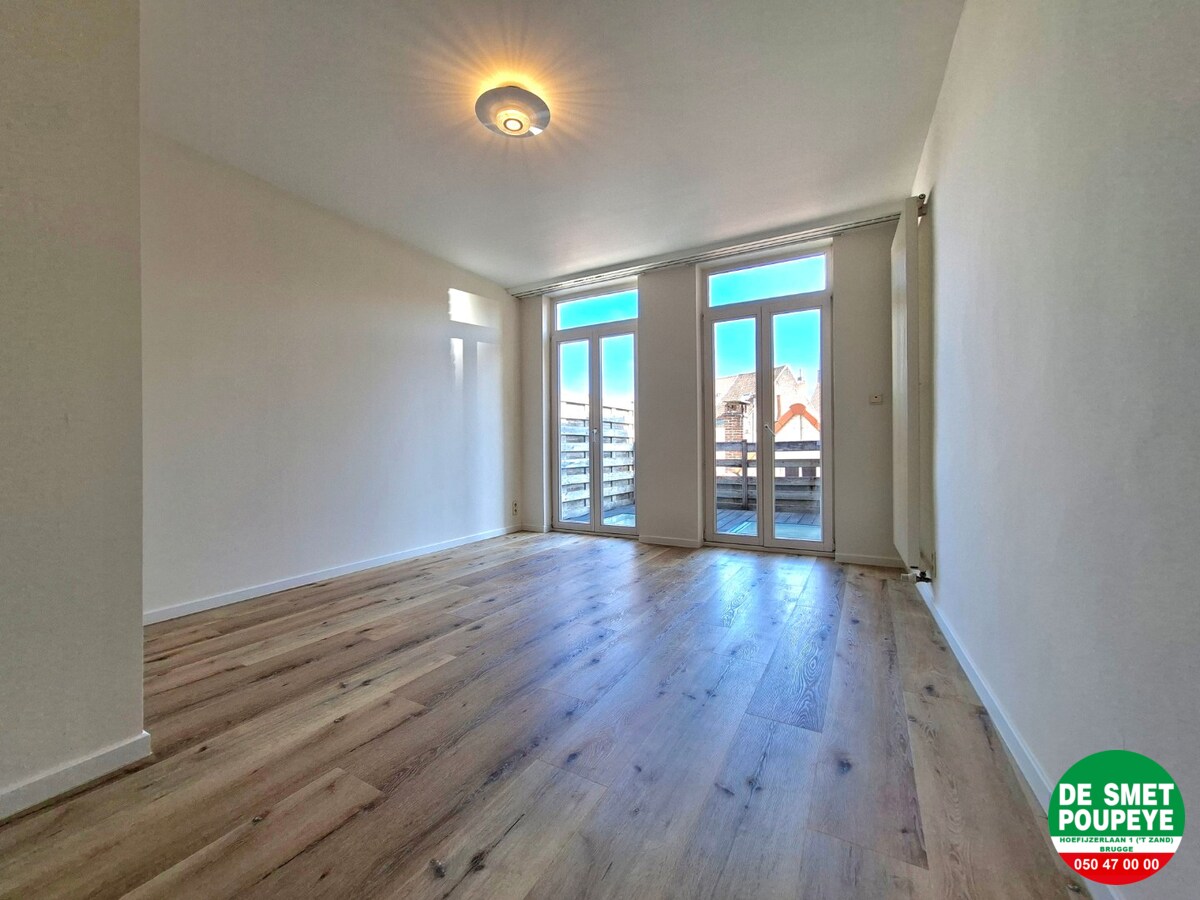 Ruim triplex appartement met 2 terrassen 