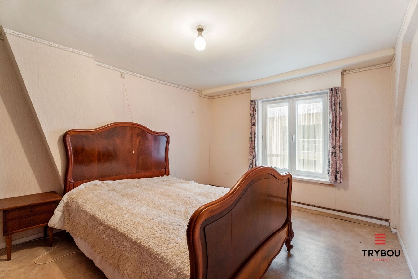 Zeer ruime gezinswoning in het centrum van Merkem 