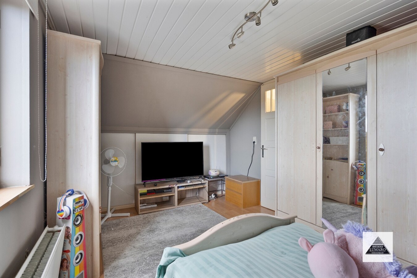 Gezinswoning met 5 slaapkamers, zonnepanelen 