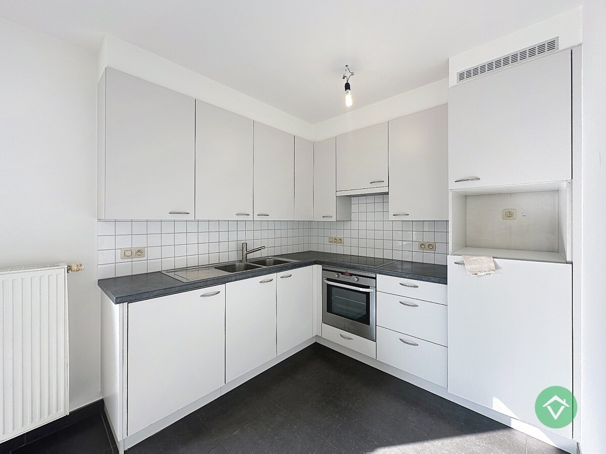 Instapklaar gelijkvloers appartement met staanplaats te Gistel 