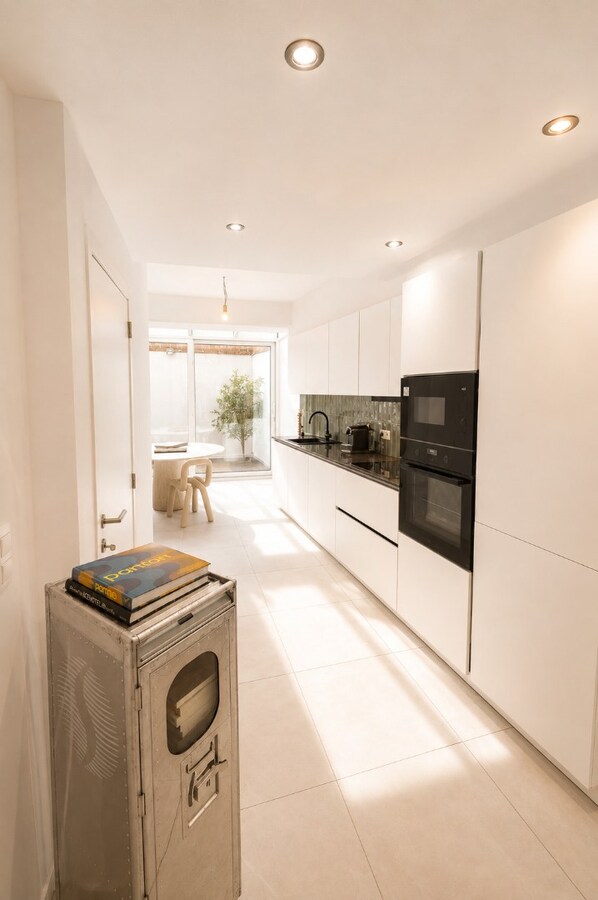 EXCLUSIEF GERENOVEERDE WONING NABIJ SPUIKOM 