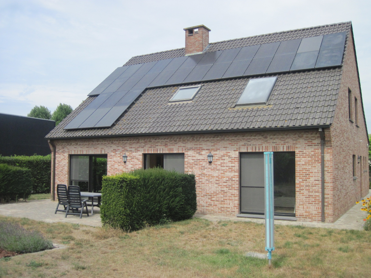 Ruime villa nabij 't Peerdeken. 