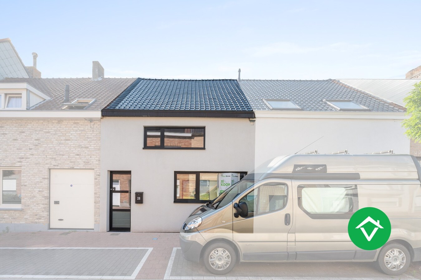 Volledig gerenoveerde gezinswoning met karakter in hartje Bredene-Dorp 