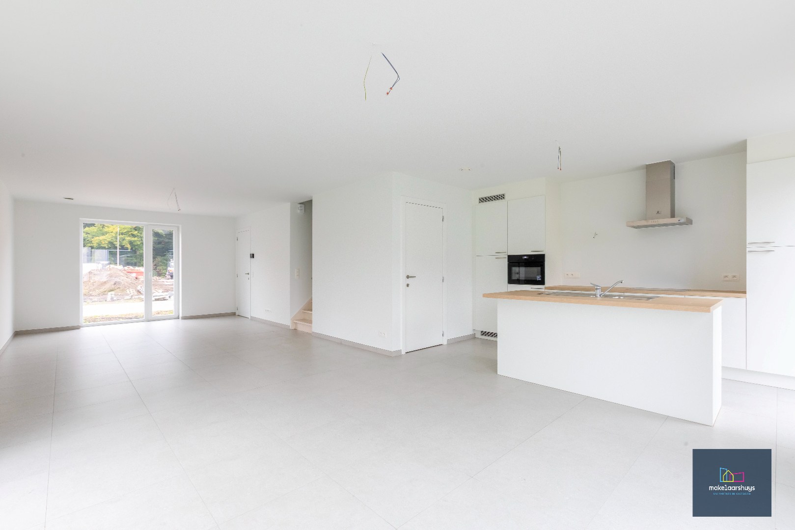 Energiezuinige nieuwbouwwoning met 3 slaapkamers , tuin en staanplaats 