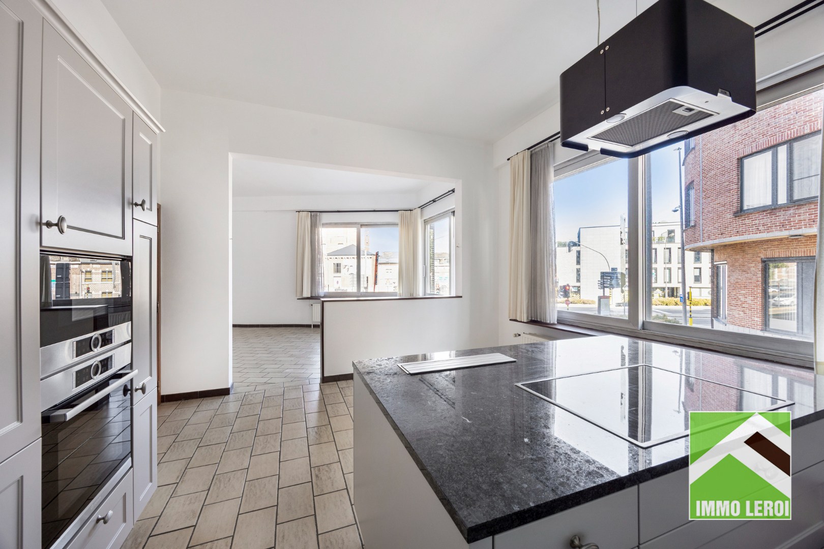 Keuken met doorgang woonkamer 