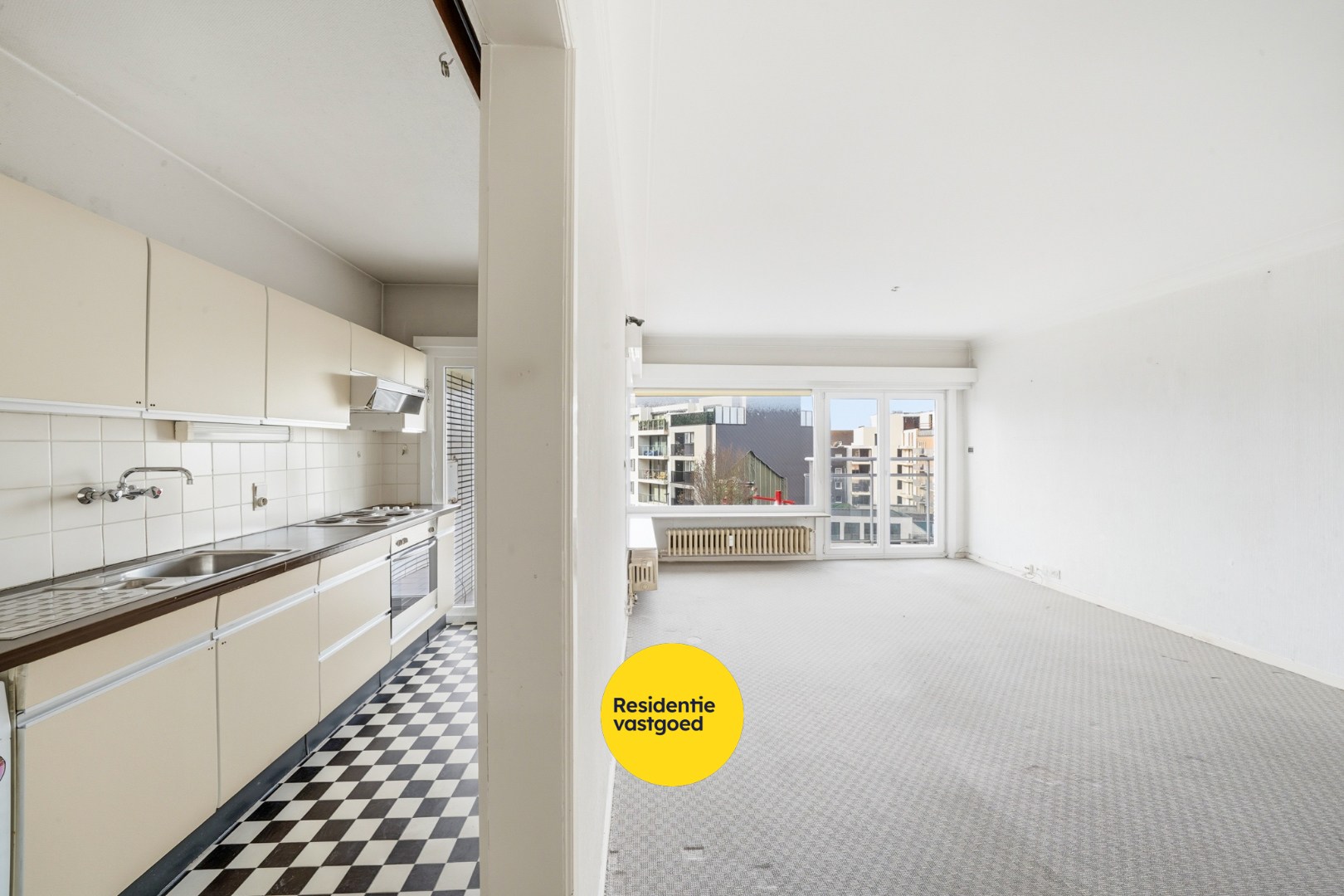 Op te frissen 2-slaapkamerappartement met open zicht te Oostende 