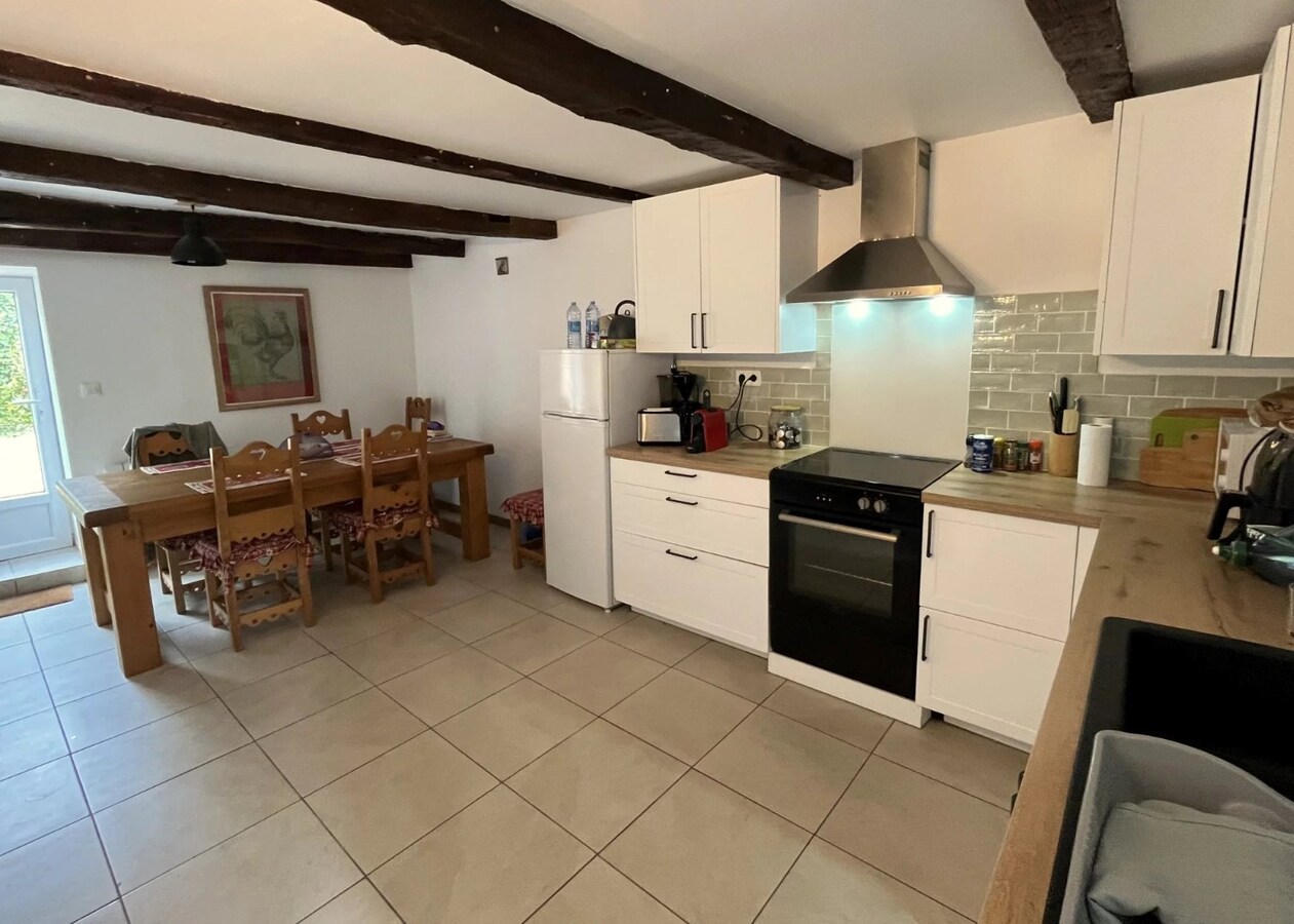 SAINT-MARTIN-DE-RIBERAC - Vakantiewoning met zwembad en 2 gîtes 