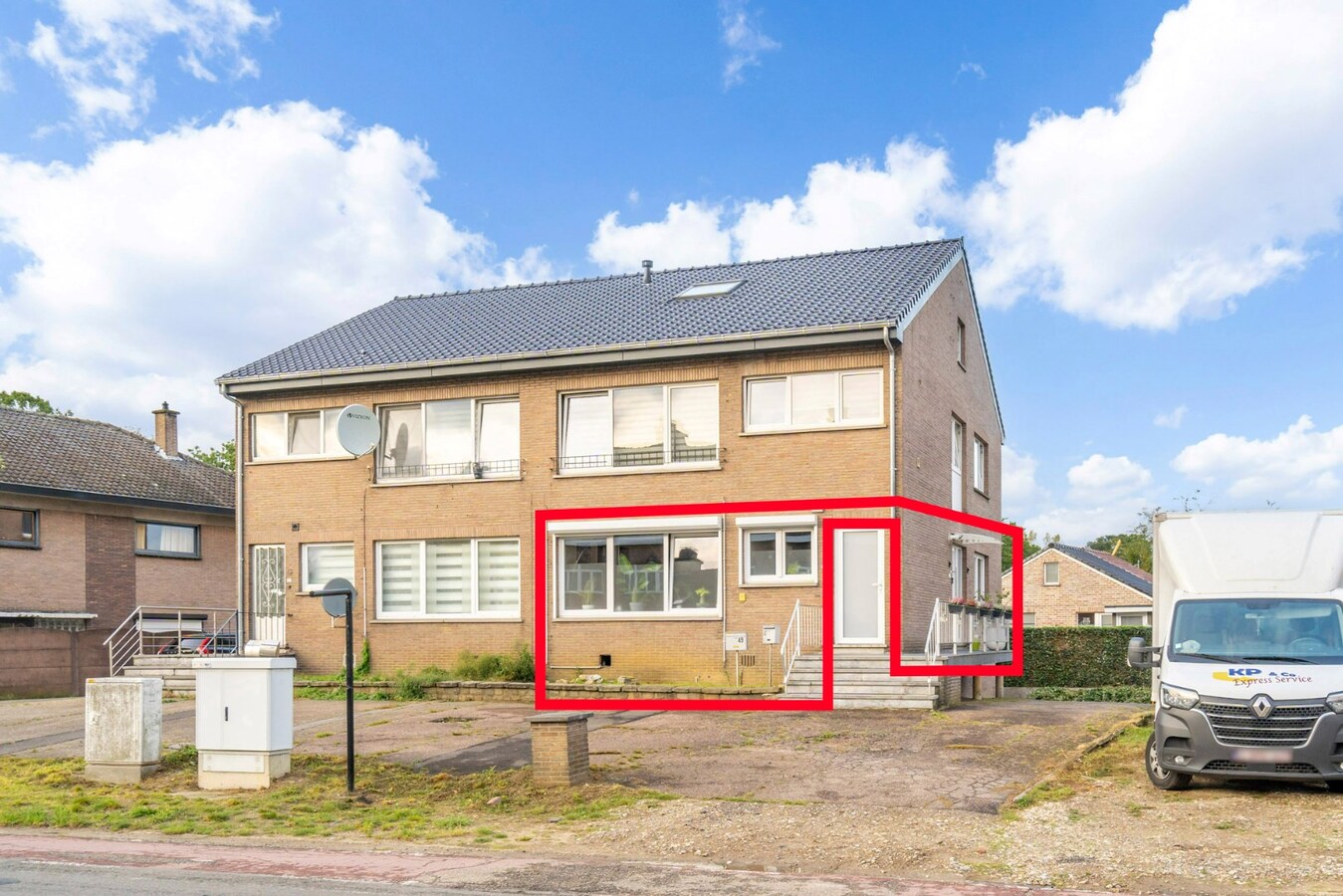 Gerenoveerd appartement met 2 slaapkamers en garage 