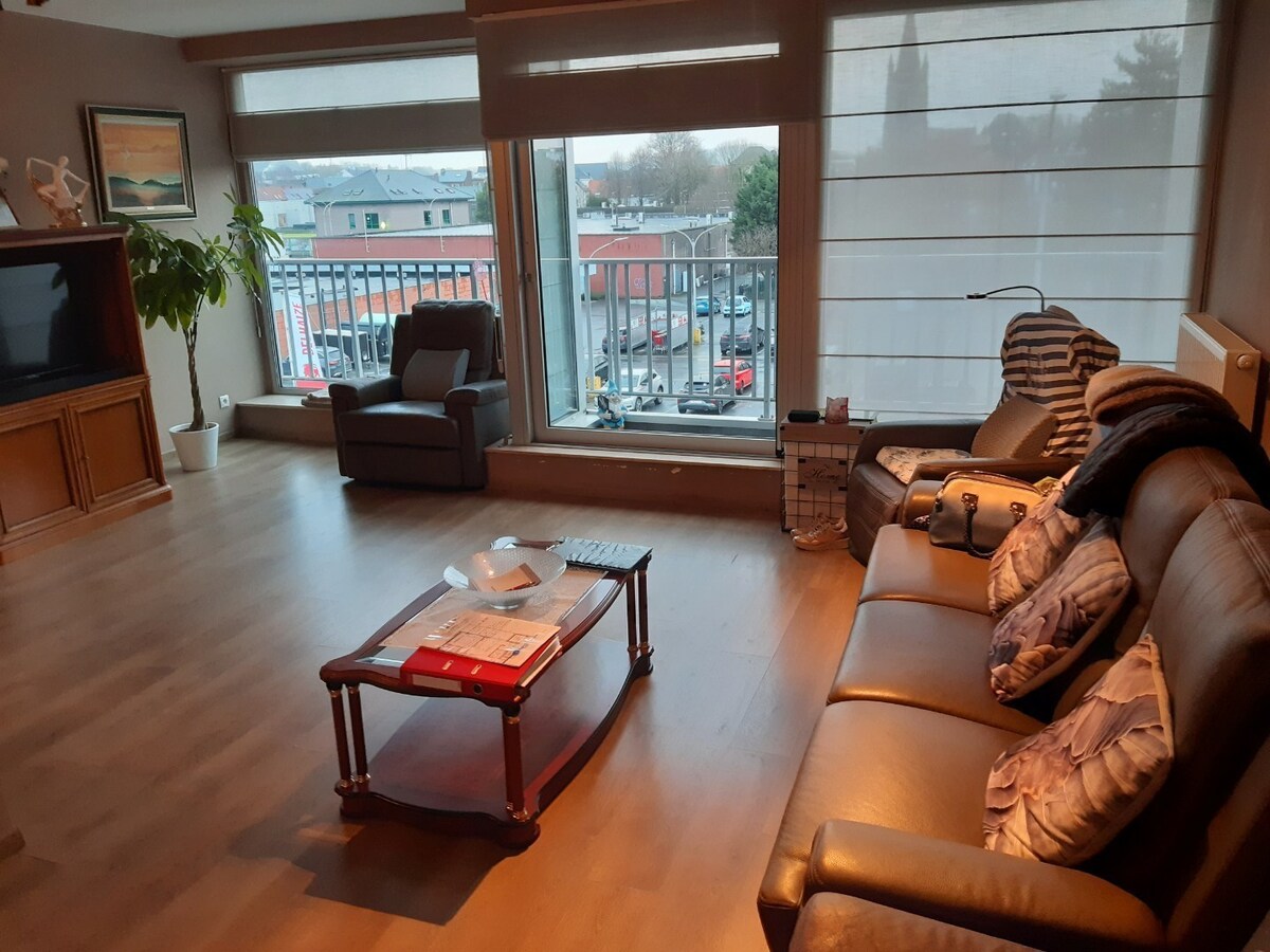 Ruim appartement met 2 terrassen. 