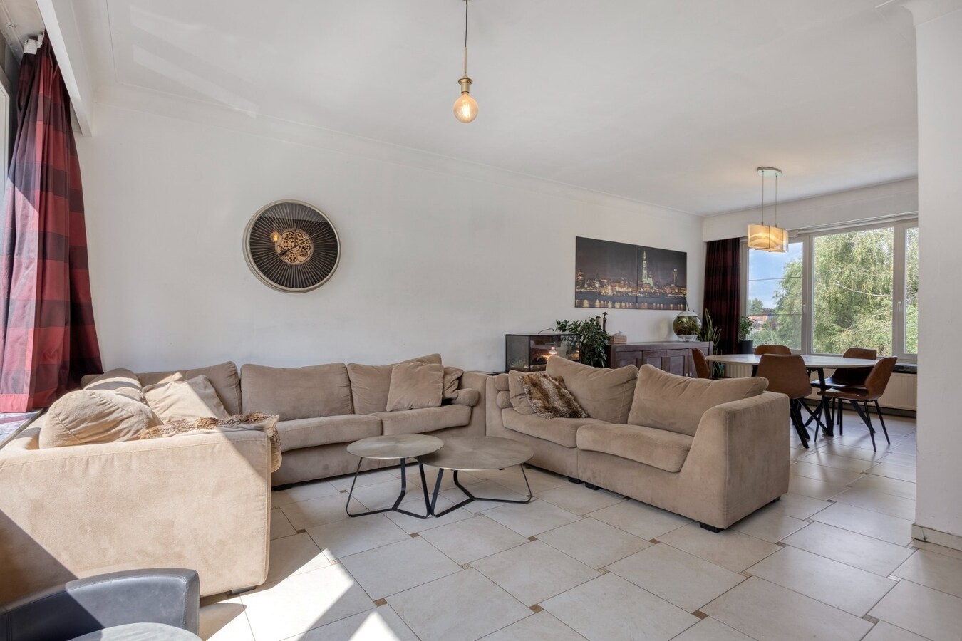 Instapklare woning met garage en tuin te Edegem 