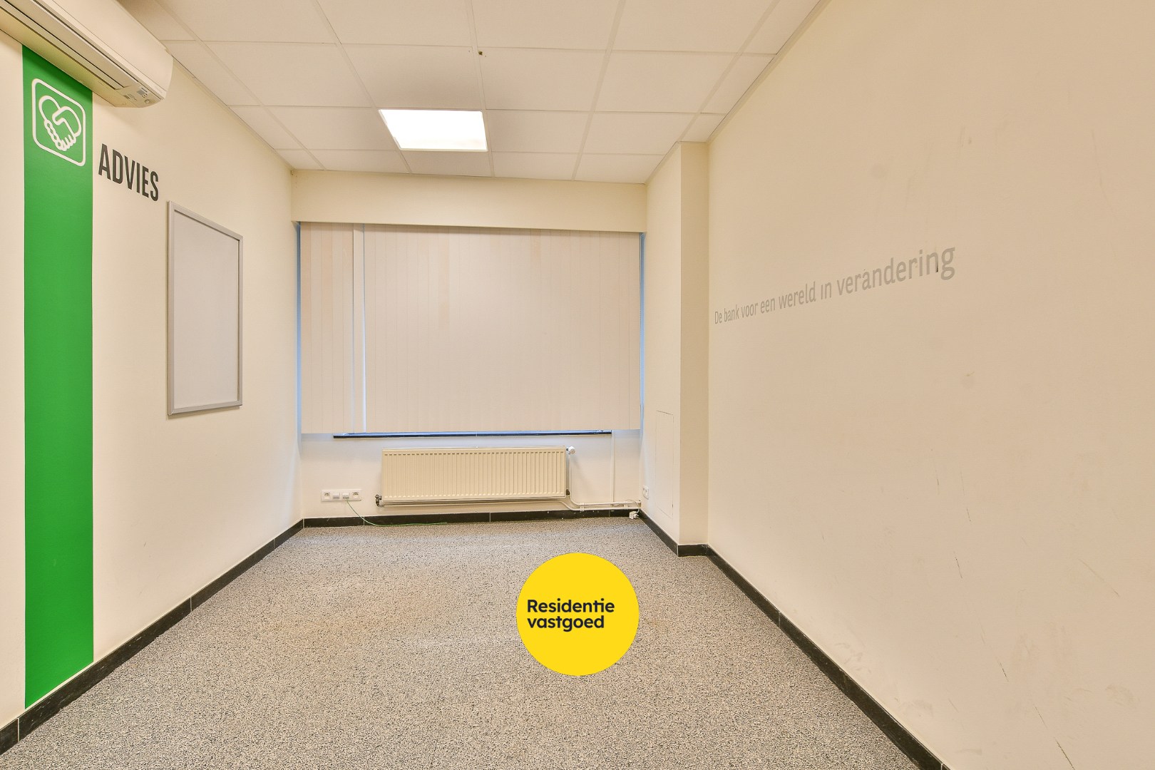 Uniek handelspand (voormalig bankkantoor) met veel mogelijkheden in centrum De Haan 