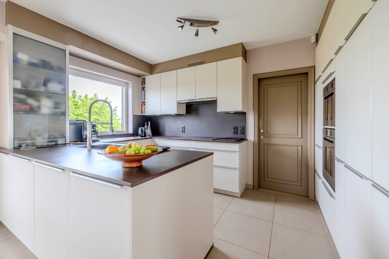 Ruime, landelijk gelegen woning op 65 are 