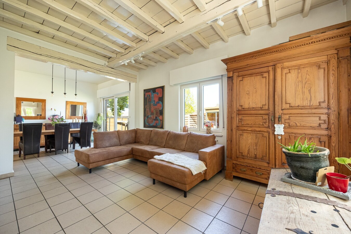 Woning met 3 slaapkamers op perceel van 1002 m² 