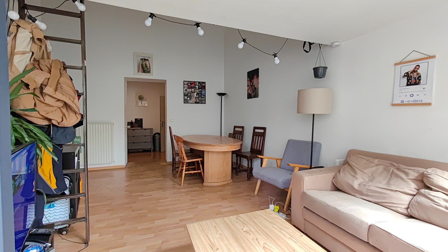 Ruim duplex appartement met terras te Gent 