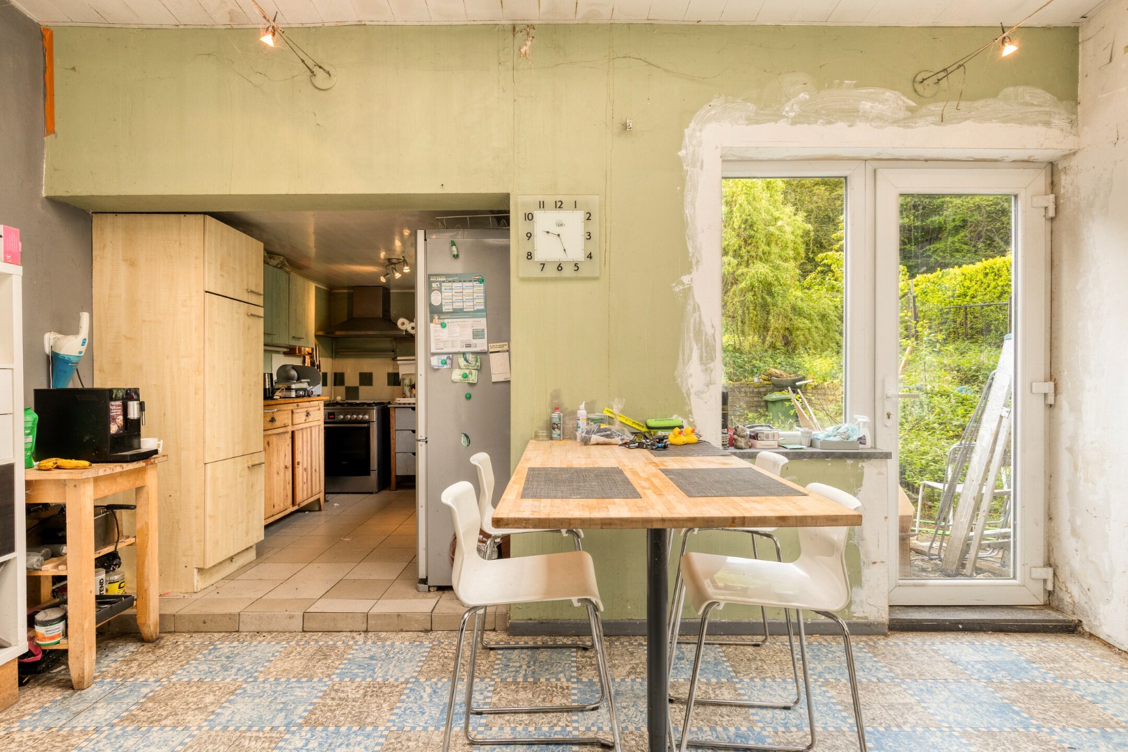 Halfopen bebouwing met 5 ruime slaapkamers, 2 badkamers, garage en tuin in Holsbeek – bewoonbare oppervlakte 214m² 