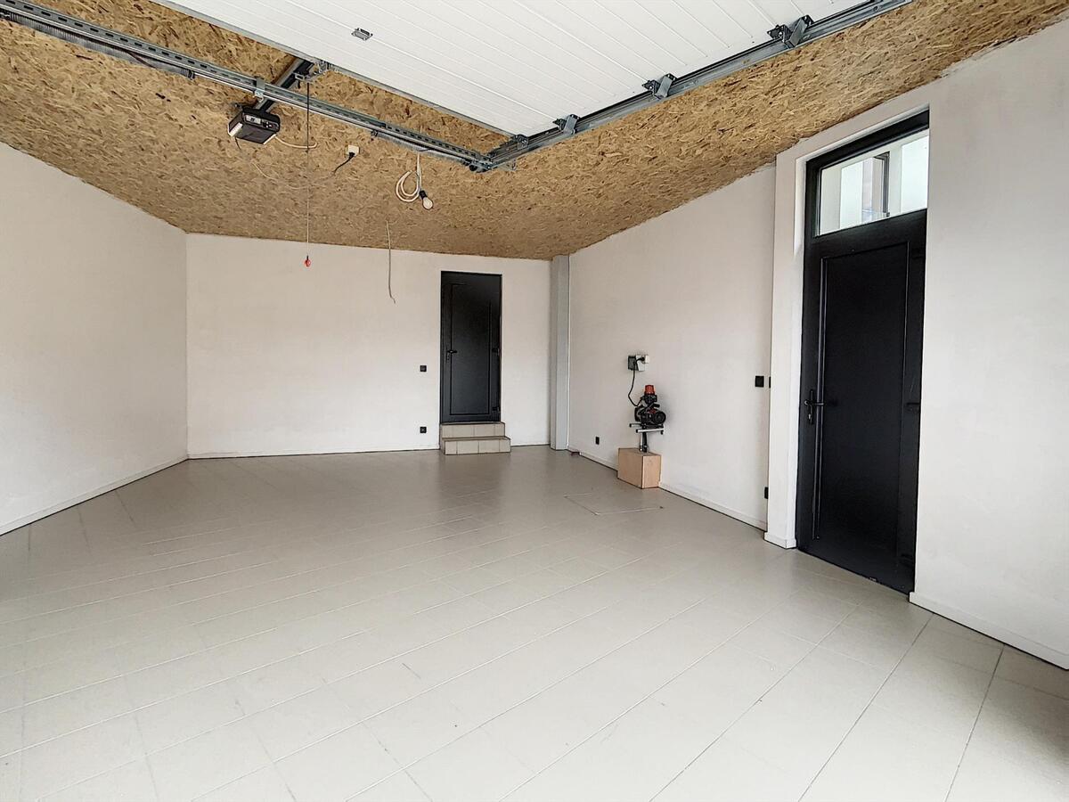 Verkocht! Totaal gerenoveerde moderne woning 
