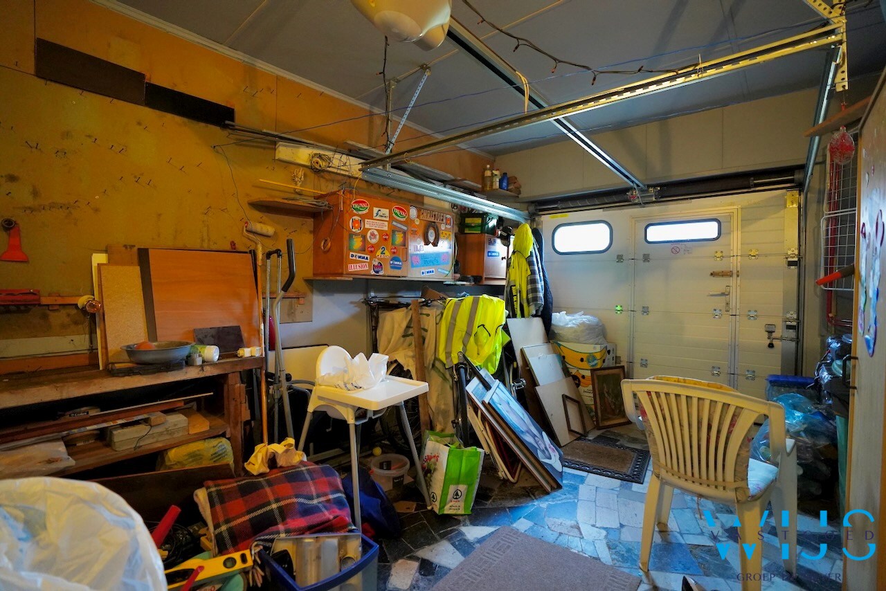 Interessante te renoveren woning met 4 slaapkamers in het centrum van Destelbergen 