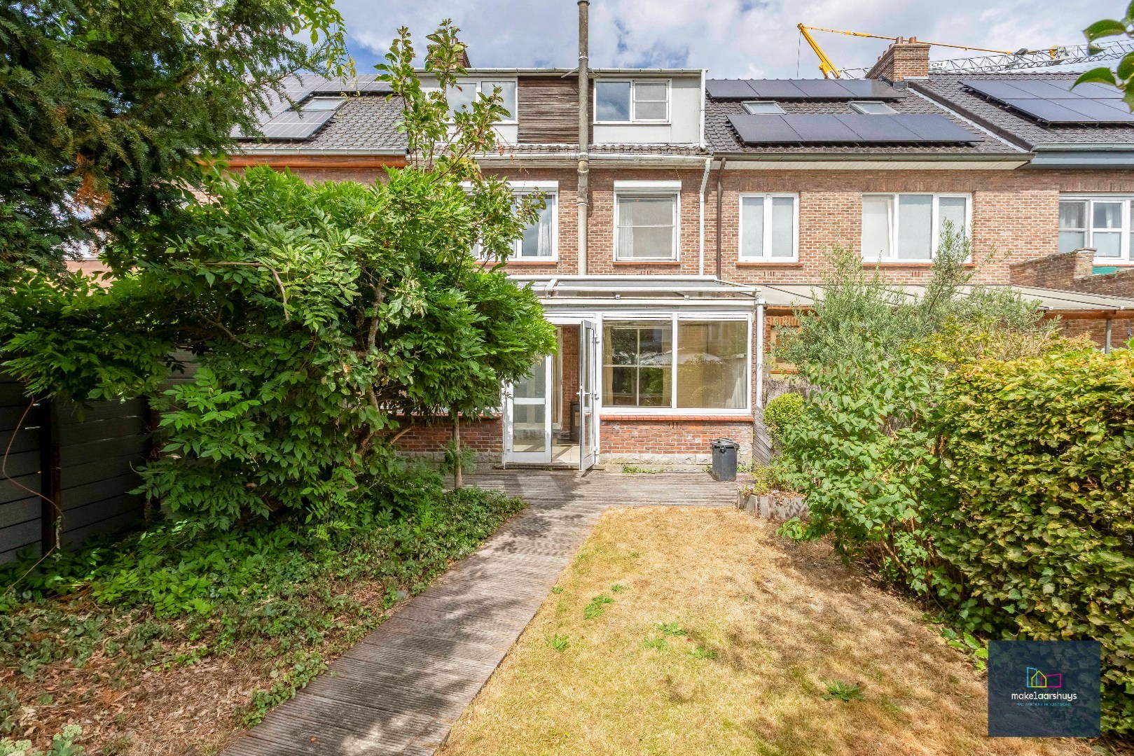 Gunstig gelegen woning met tuin en garage 