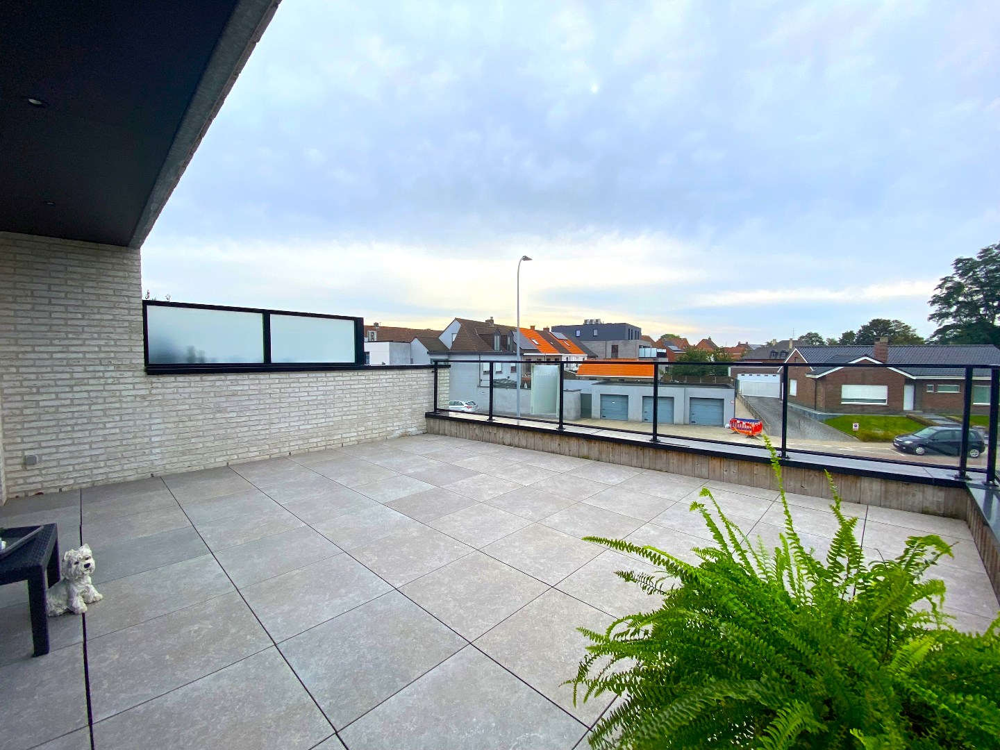 Hedendaags appartement met 2 grote terrassen op centrale ligging! 