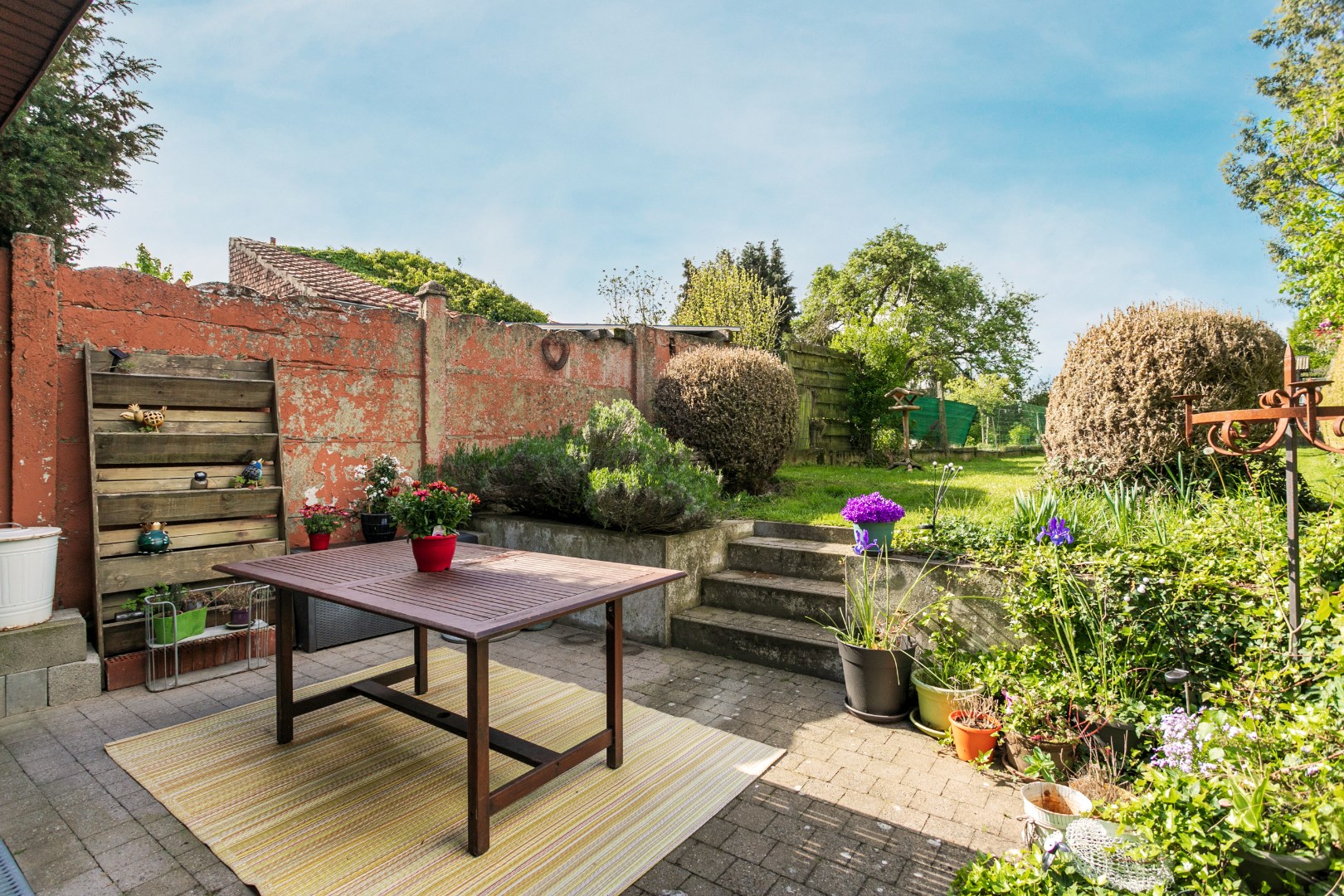 Instapklare woning met 3 slpk. , tuin en terras te Lembeek 