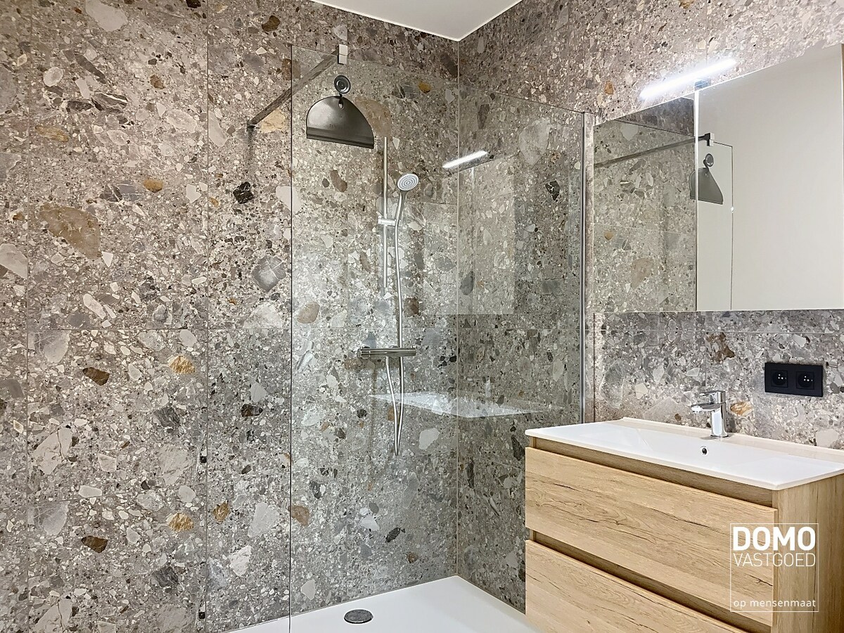 Modern gelijkvloers appartement gelegen te Kermt - 2 slaapkamers - energiezuinig - ruim terras 