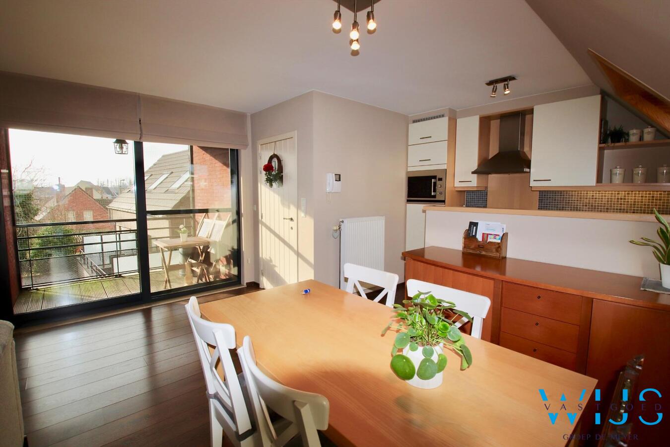 Charmant instapklaar tweeslaapkamer appartement in centrum Ertvelde! 