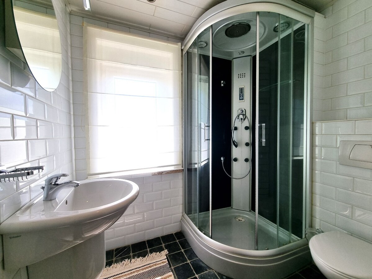 Verrassend mooie gezinswoning met tuin en dubbele garage - Zeebrugge 