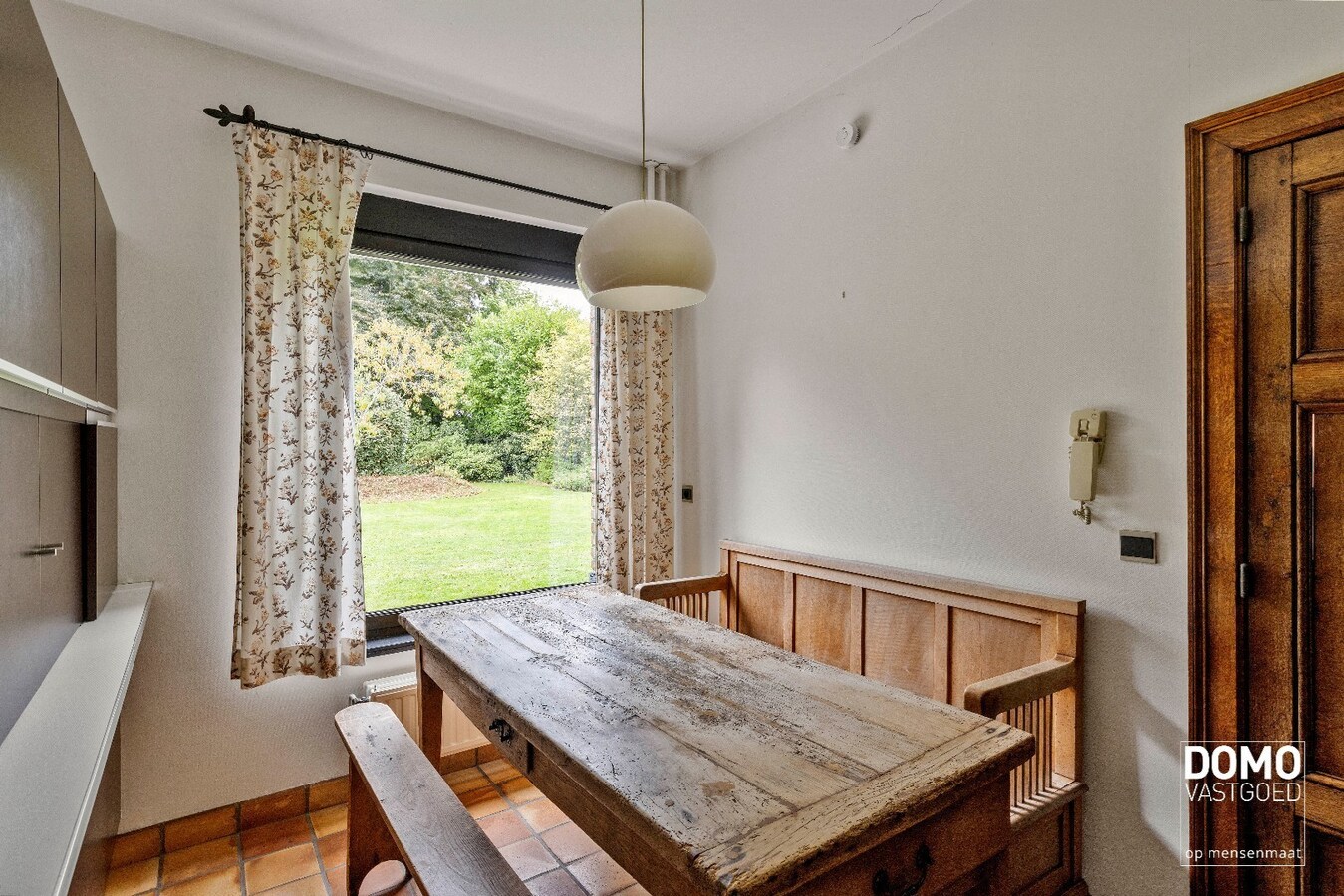 Exclusieve statige open bebouwing met zuid gerichte tuin in het centrum van Kermt (Hasselt) 