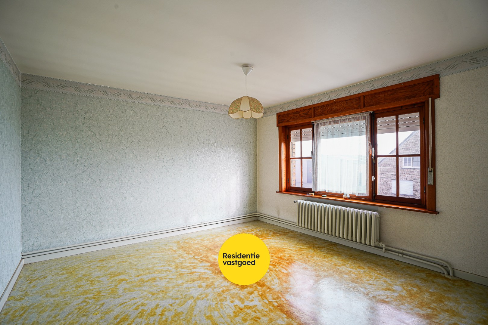 Te renoveren half-open bebouwing in Zerkegem 