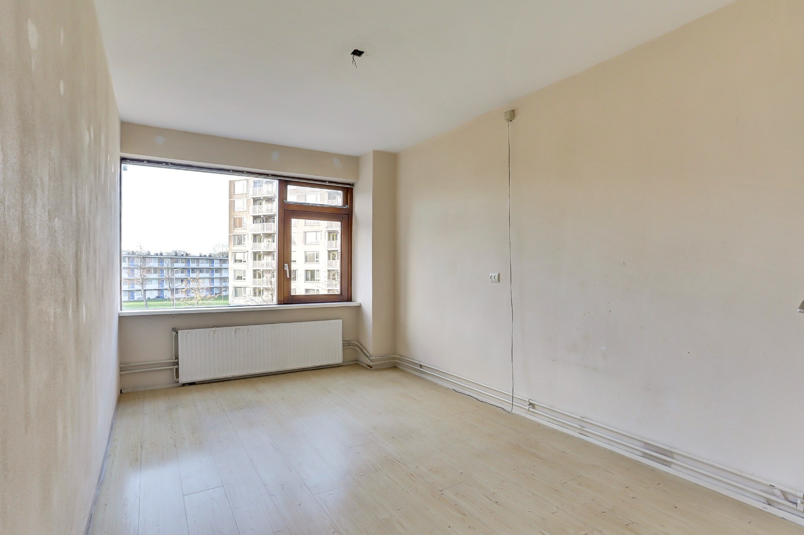 Ruime 4-kamer maisonnette op het Kreekplein, met balkon op het westen, berging in de onderbouw en gelegen op eigen grond. 