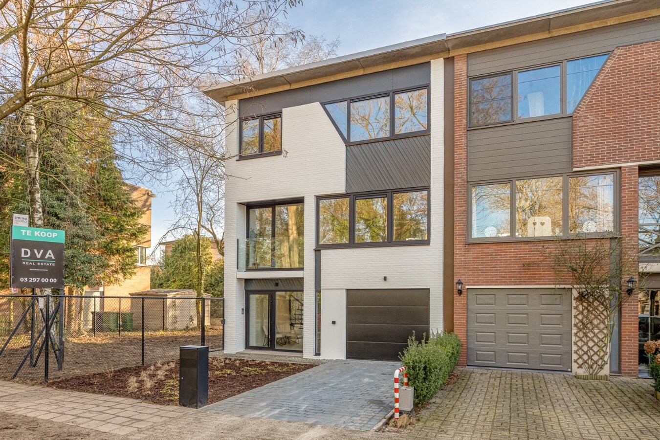 Volledig gerenoveerde HOB op een toplocatie te Brasschaat! 