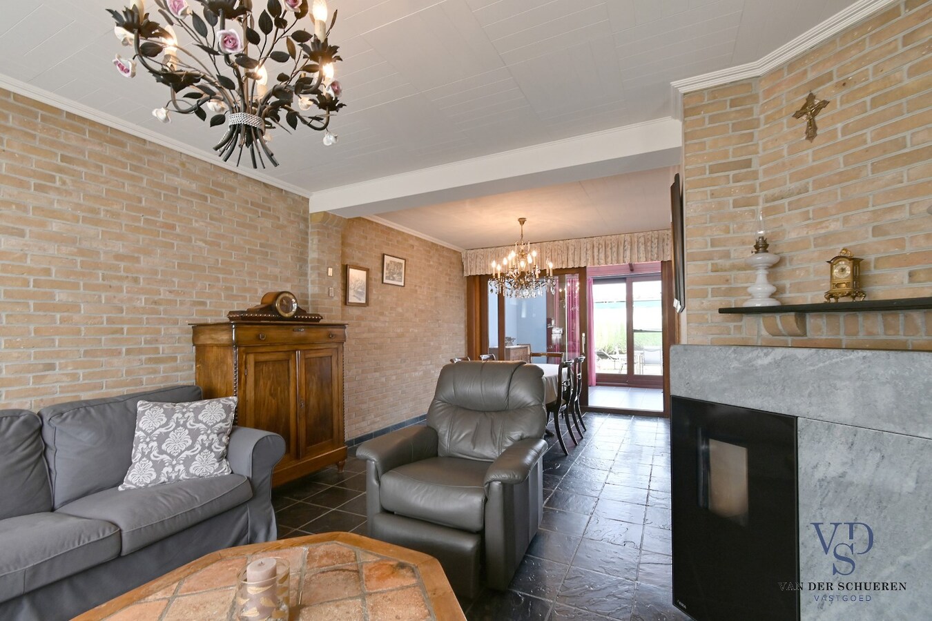 Degelijke, ruime eigendom in rustige residentiële wijk 