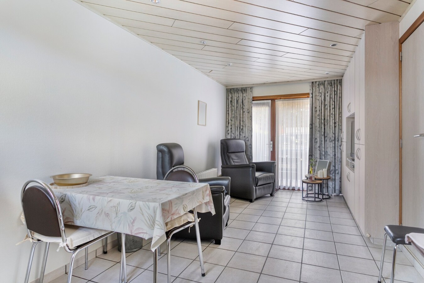 Verzorgde woning met 3 slaapkamers op een perceel van 855 m2 