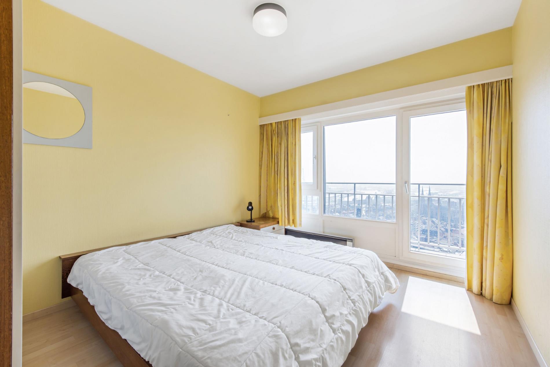 VAKANTIE APPARTEMENT MET 4 SLAAPKAMERS OP TOPLIGGING 