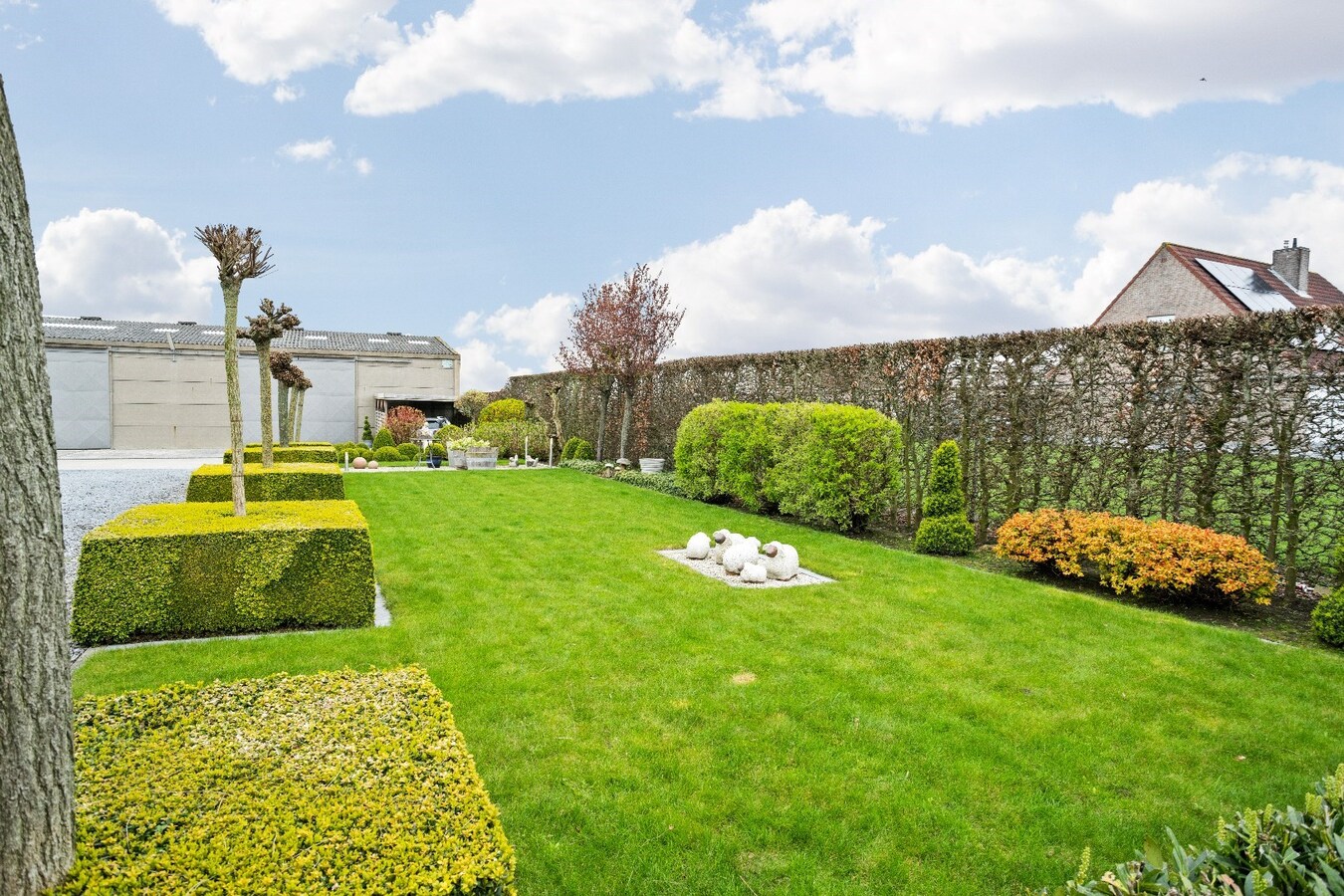 Ruime alleenstaande woning met loods op ruim perceel te Klerken 