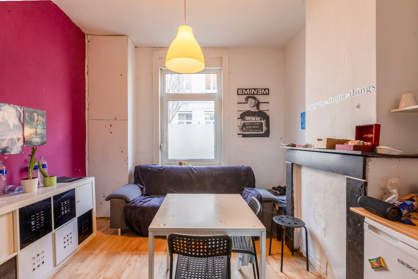 Vergunde opbrengsteigendom met 5 kamers nabij Gent Sint-Pieters. 