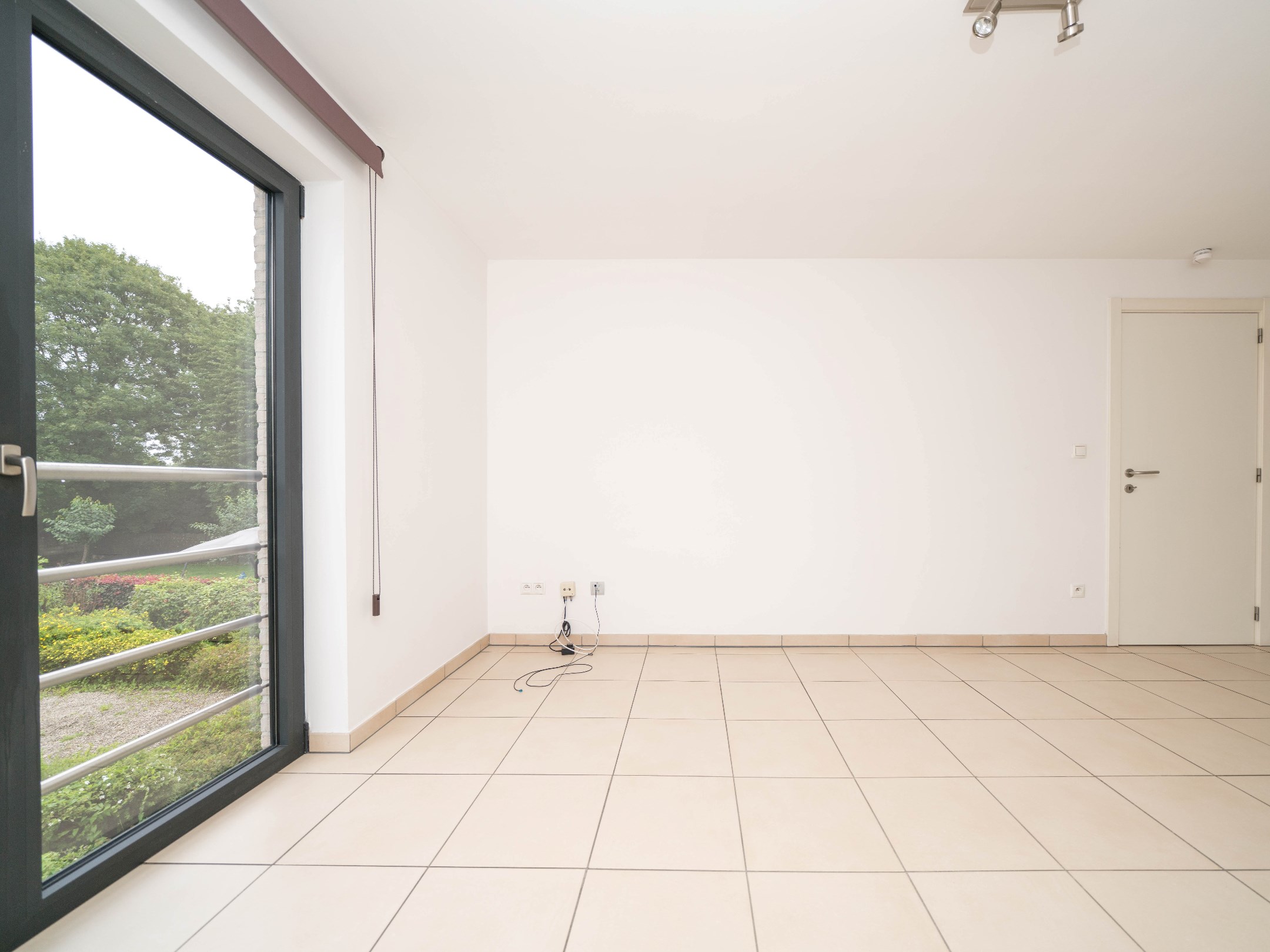Recent 1-kamer appartement met staanplaats en kelder 